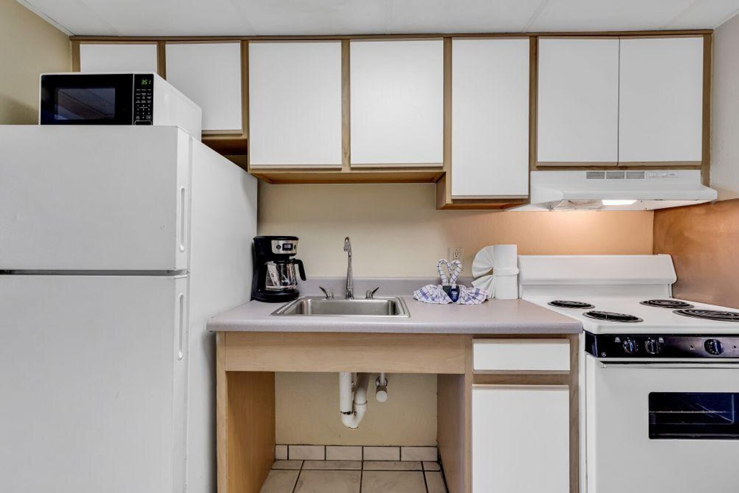 Building Photo - 2300 N Ocean Blvd