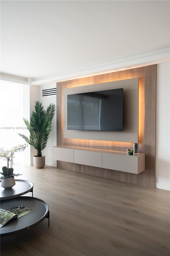 Building Photo - 20505 E Country Club Dr