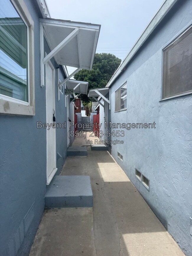 Building Photo - 2704 Highland Ave