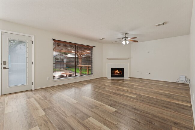 Building Photo - 22523 Holly Lake Dr
