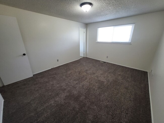 Building Photo - 4993 August Dr