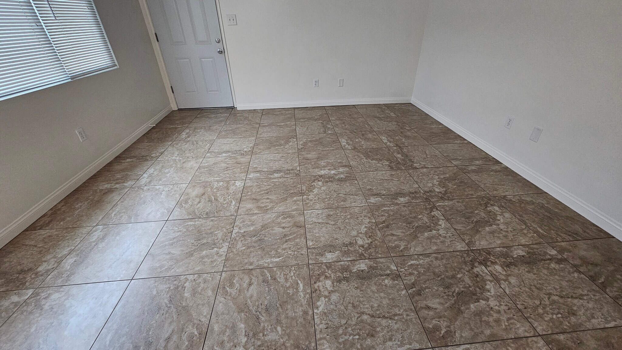 Building Photo - 12973 13th St