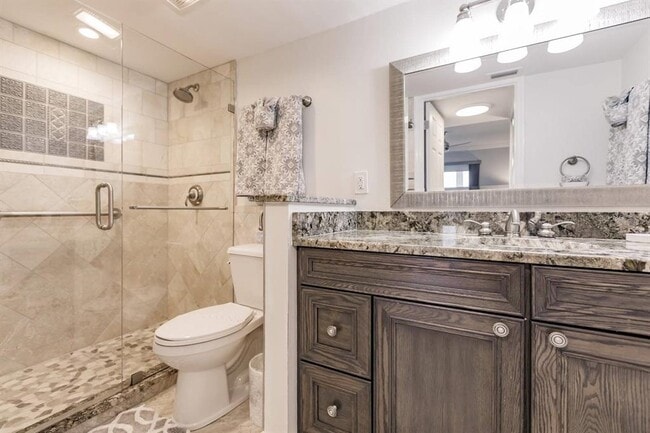 Building Photo - 1055 W Peppertree Dr