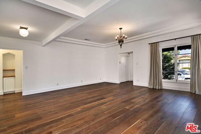 Building Photo - 1430 S Sierra Bonita Ave