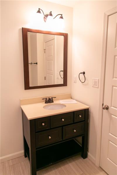 Building Photo - 1547 Delia Dr