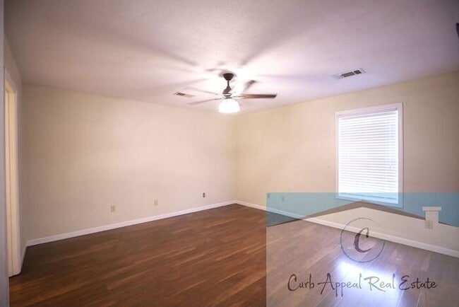 Building Photo - Beautiful 3 bedroom/2 bath home - Jonesboro