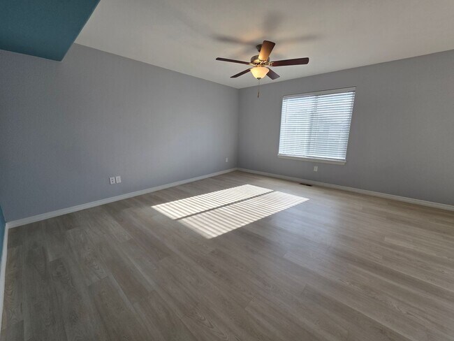 Building Photo - Gorgeous 4 Bed 3 bath Home In Lorson Ranch!!