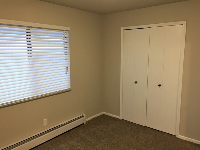 Building Photo - Long Term Rental- Dillon Valley East Q303