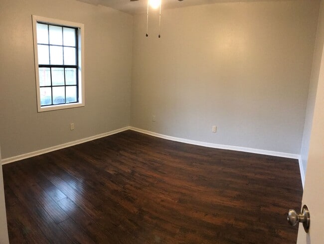 Building Photo - 304 Latin Dr