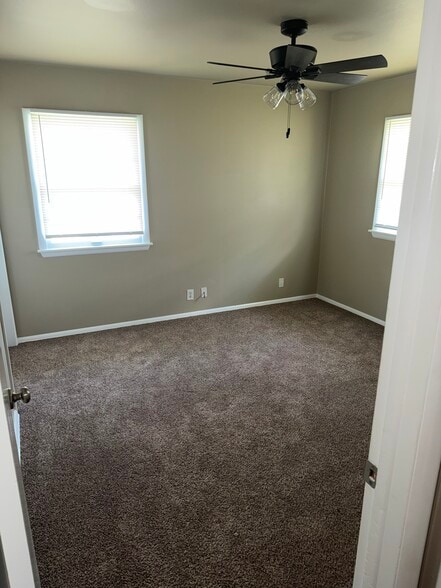 Building Photo - 804 Barbour Ave