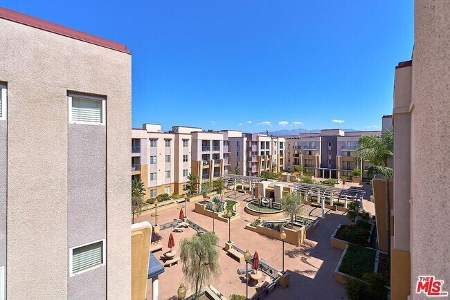 Building Photo - 360 W Ave 26