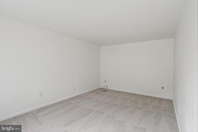 Building Photo - 1884 Forest Dr
