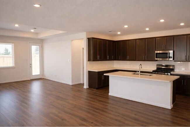 Building Photo - 9730 Westminster Mnr Dr