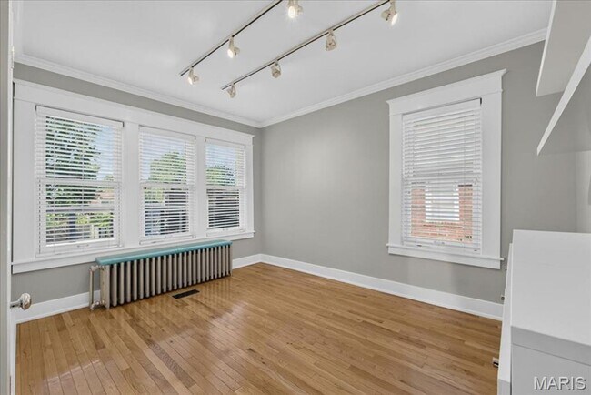 Building Photo - Richmond Heights Home!