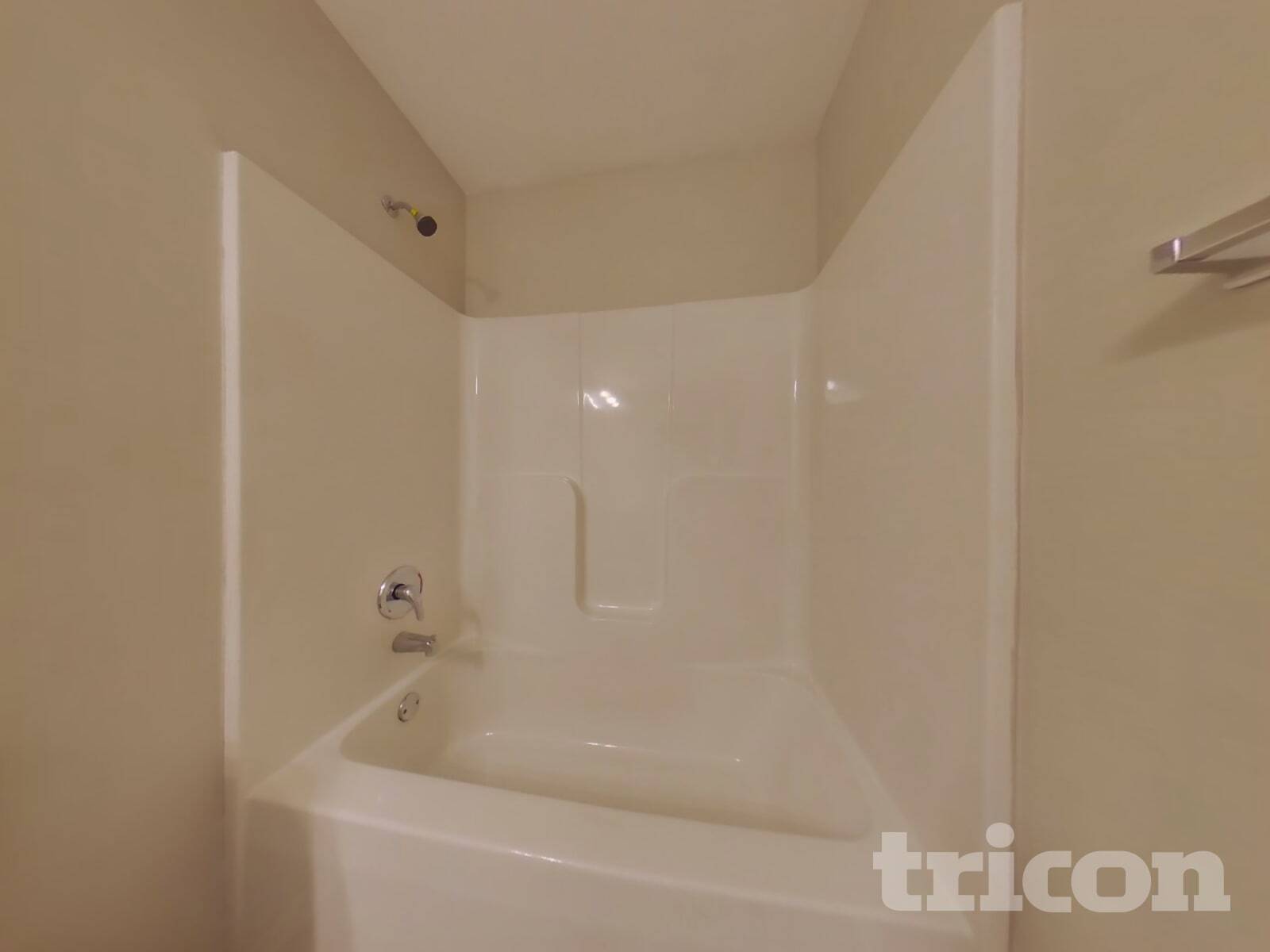 Building Photo - 142 Waters Edge Pkwy