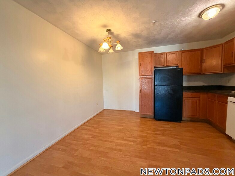 Building Photo - 175 Adams St