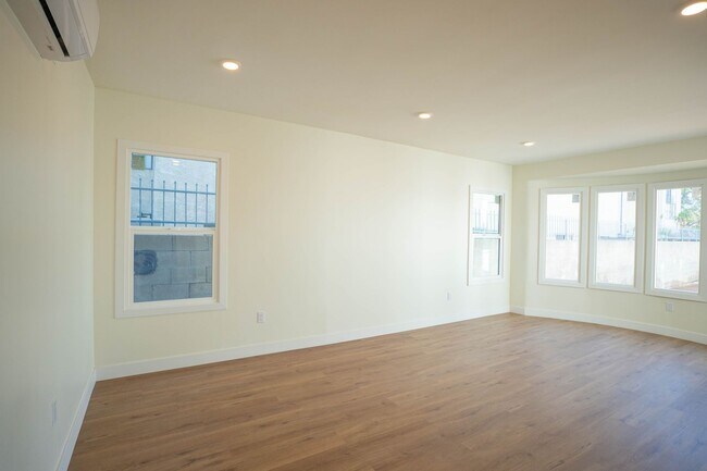 Building Photo - 1038 Westmoreland Ave