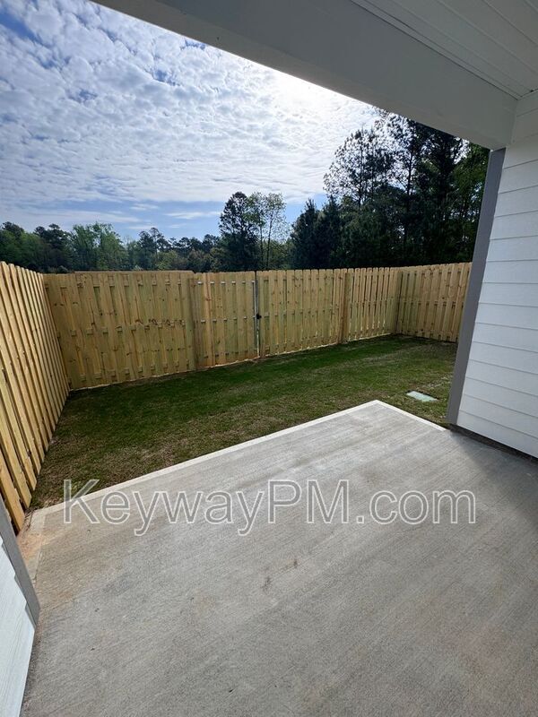 Building Photo - 587 Yuma Ln