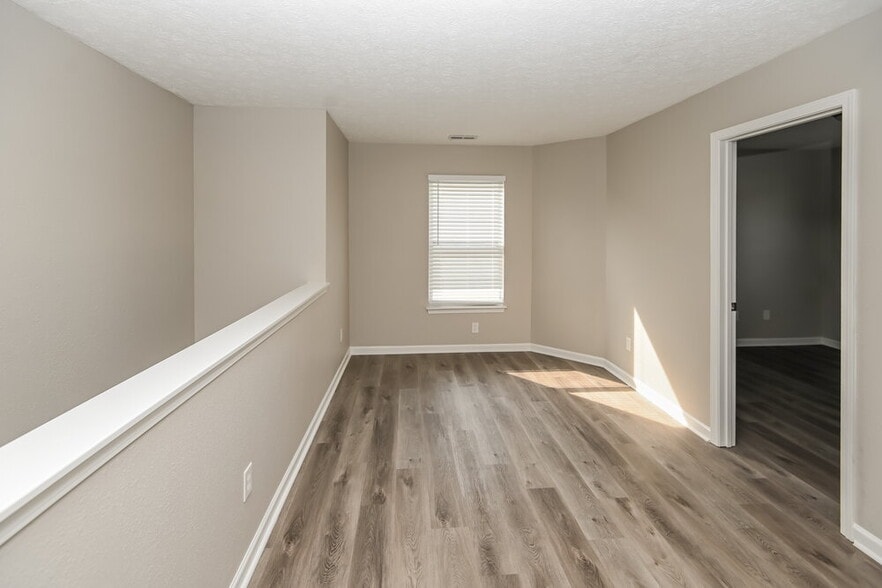 Building Photo - 831 Littleton Dr