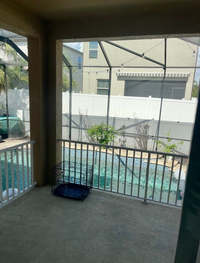 Building Photo - Stunning 4-Bed, 3-Bath Home with Screened-...
