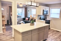 Building Photo - 618 Troy St