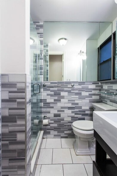 Building Photo - 248 Mott St
