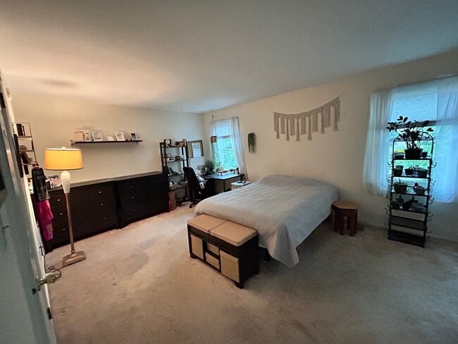 Building Photo - 276 Stone Ridge Dr