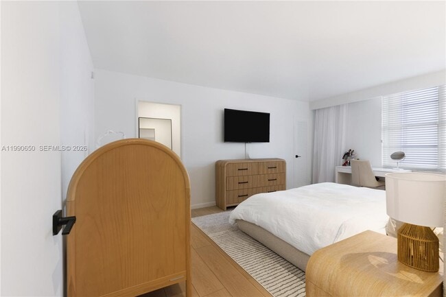 Building Photo - 5161 Collins Ave