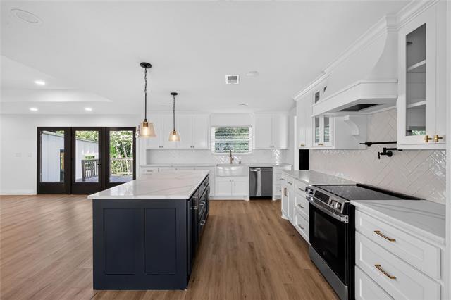 Building Photo - 2808 Woodland Dr