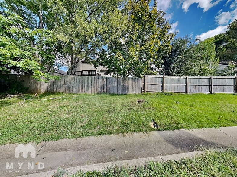 Building Photo - 1121 Holt Hills Pl