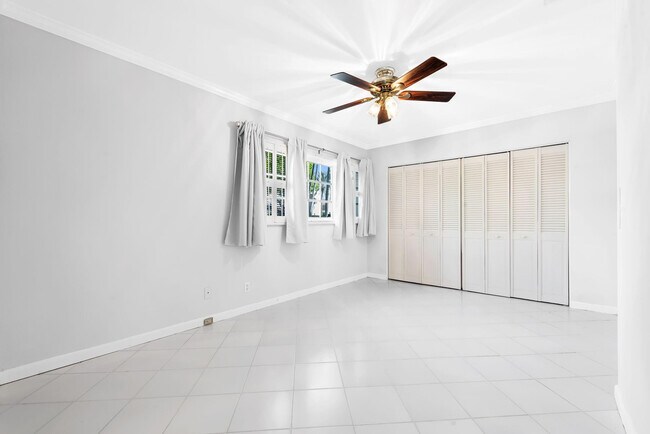 Building Photo - 2612 Marion Dr