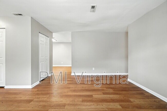 Building Photo - 1076 Dubose Dr
