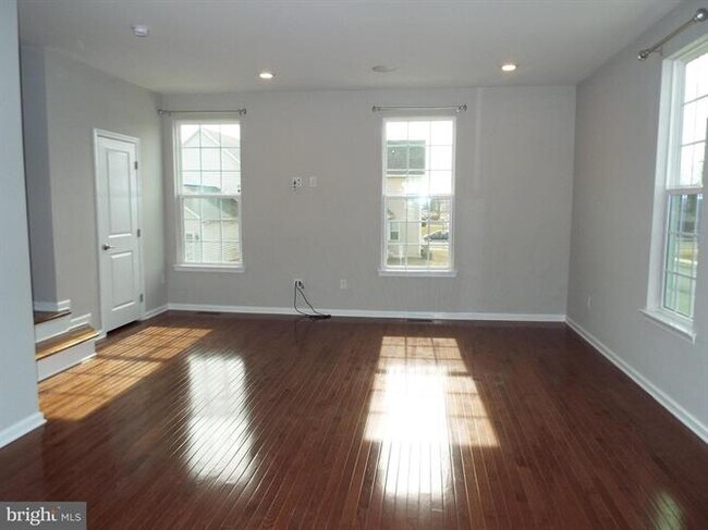 Building Photo - 188 Star Dr