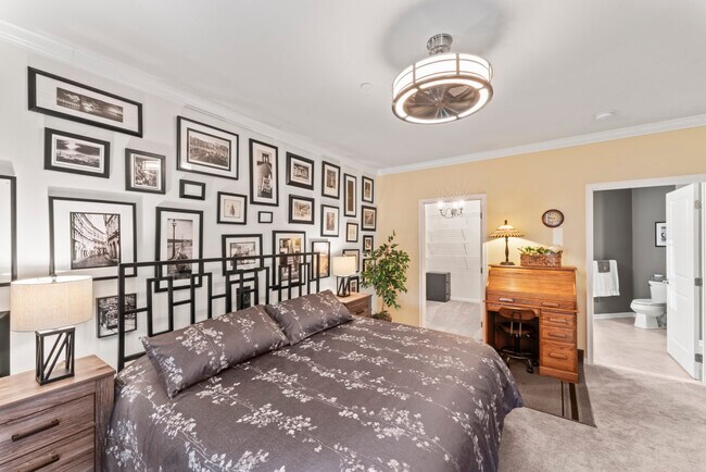 Building Photo - 818 Center Meadow Ln