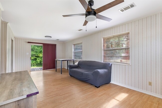 Building Photo - 156 County Rd 3251W