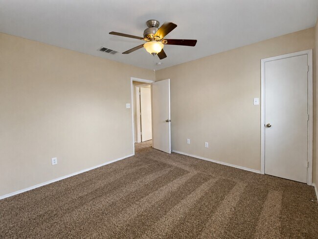 Building Photo - 525 Eagles Nest Cove