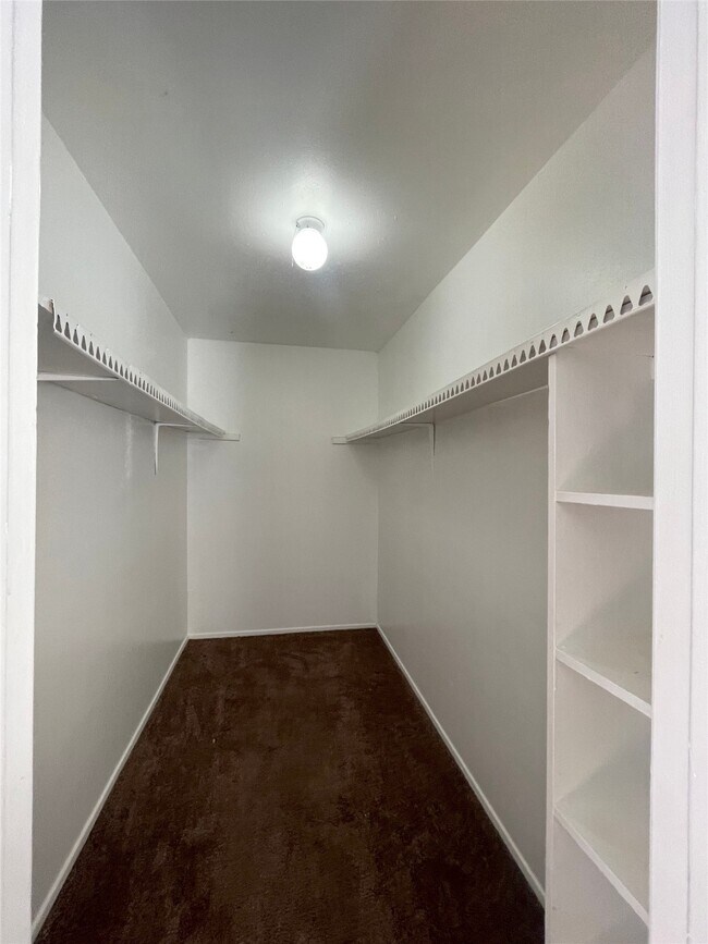 Building Photo - 6200 W Tidwell Rd