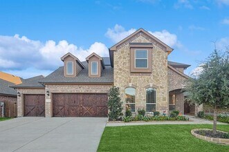 Building Photo - 901 Glendale Dr
