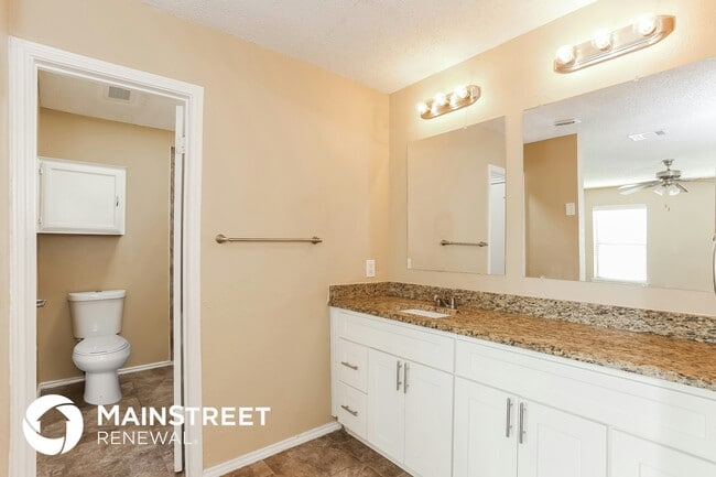 Building Photo - 945 Thorton Dr