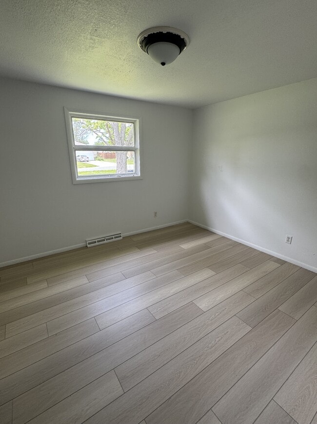 Building Photo - 4054 Buesching Dr