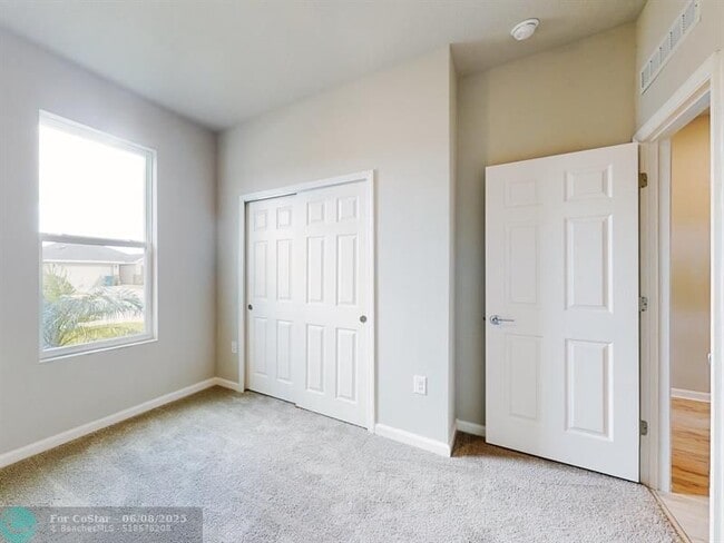 Building Photo - 1724 Middlebury Drive