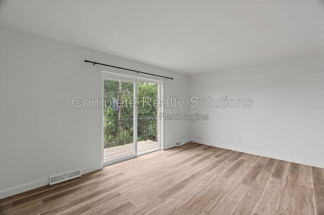 Building Photo - 2543 Mary Ave