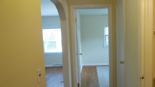 Building Photo - 110 E 30th St