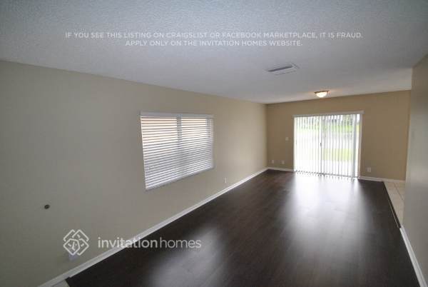Building Photo - 10364 Sunstream Ln