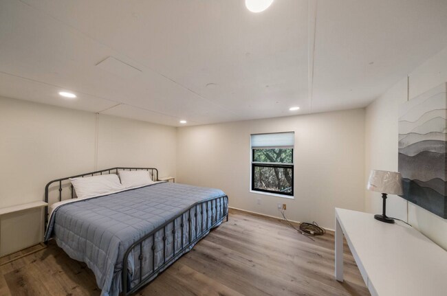 Building Photo - 1255 Songbird Dr