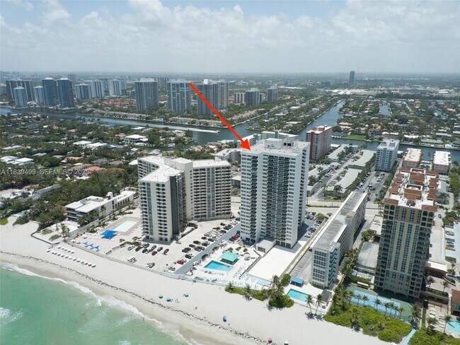 Building Photo - 3140 S Ocean Dr