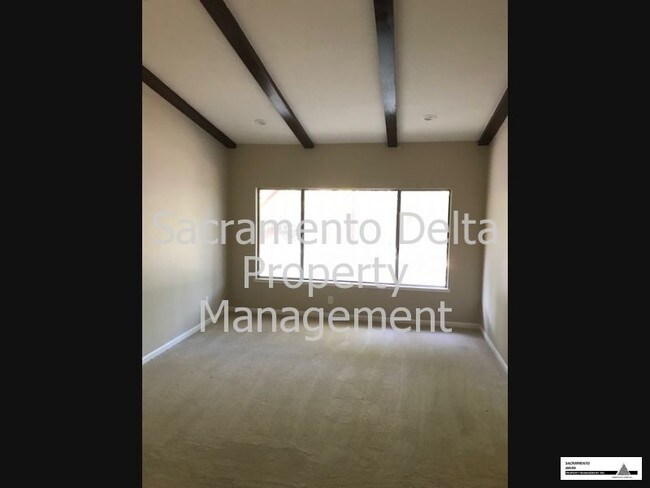 Building Photo - 8424 Mediterranean Way