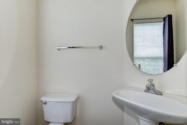 Building Photo - 122 Elmcroft Blvd