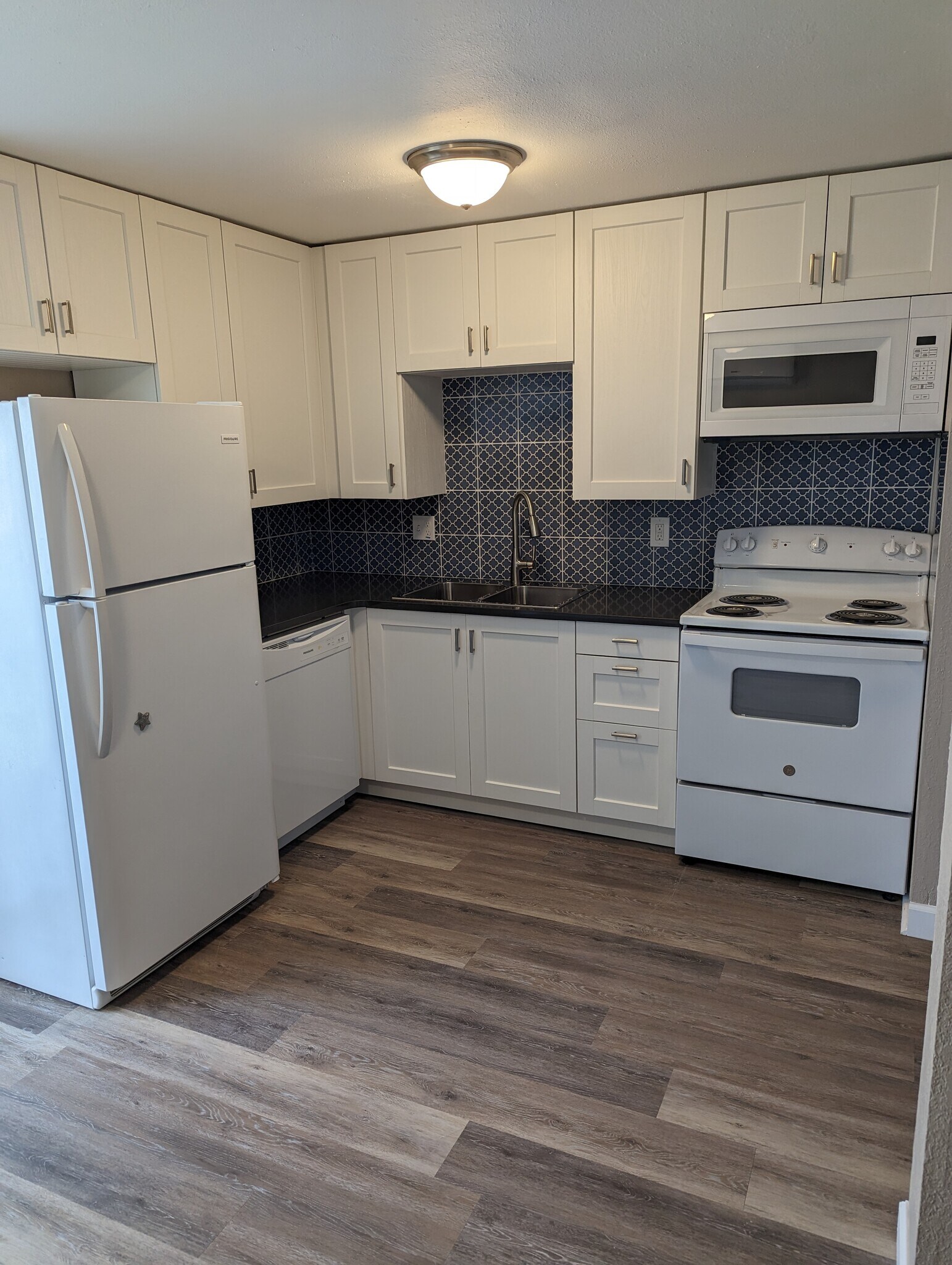 Building Photo - 3526 Butternut Dr