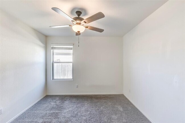 Building Photo - 730 Carol Dr